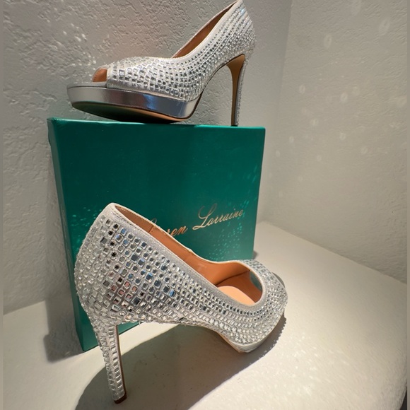 NWT Lauren Lorraine Sparkling Silver Candie Open Toe Platform Heels - Picture 4 of 11